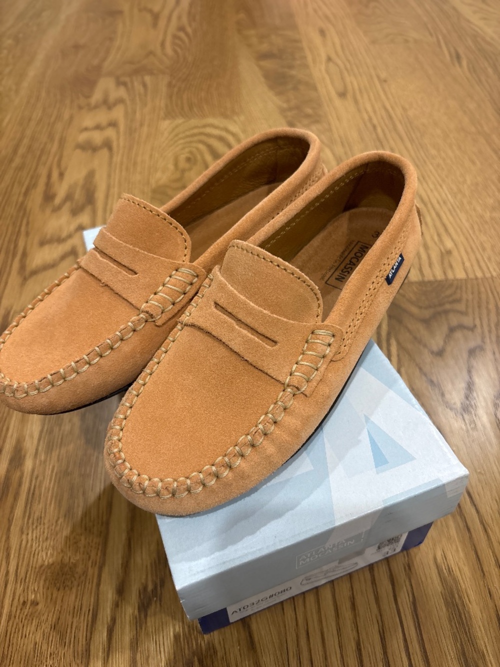 Atlanta moccasin rose suede size 33